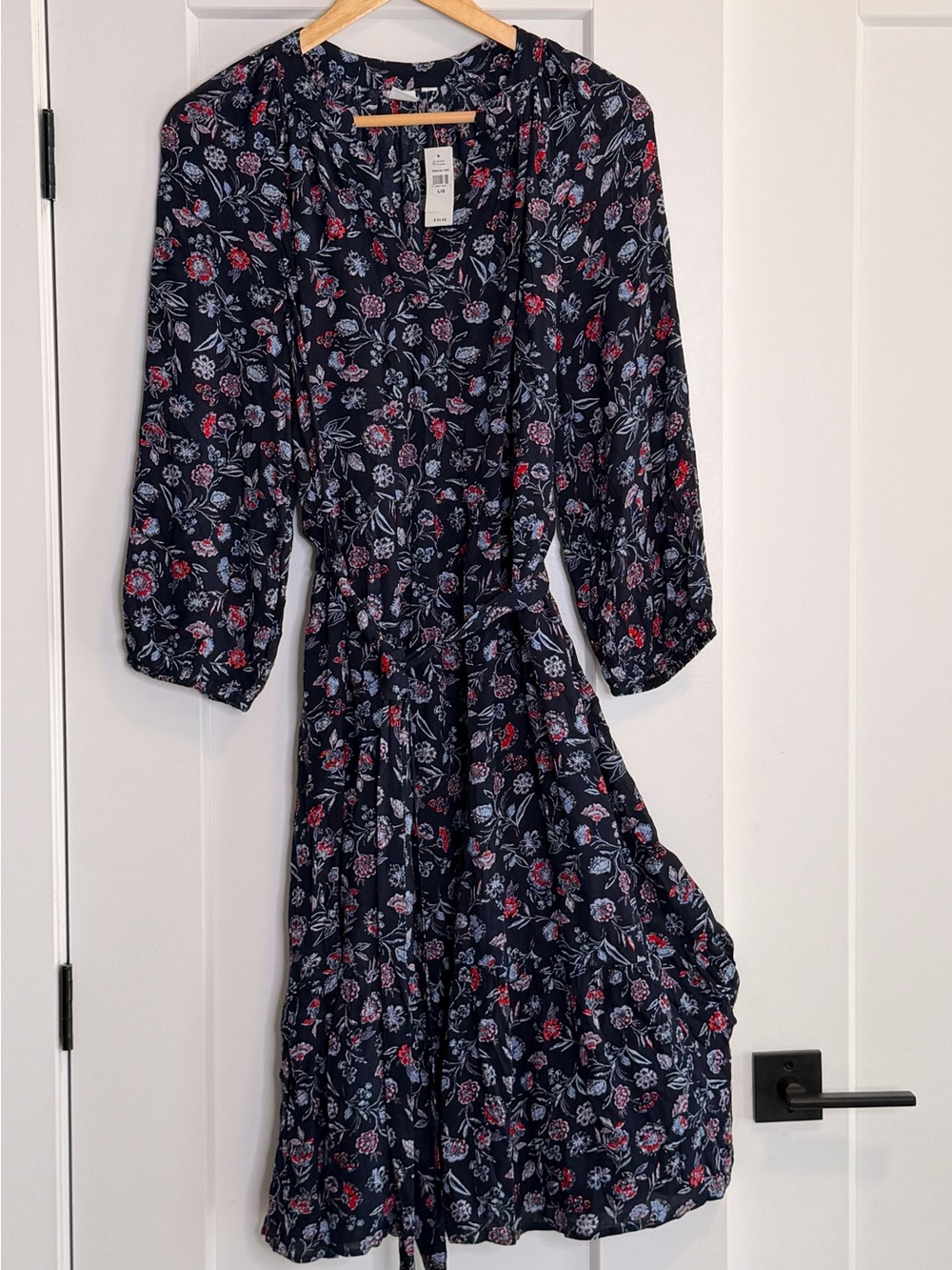 💛2 for 20-GAP Navy Dress with Red and Light Blue Floral Print